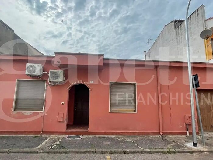 Casa con 5 locali in vendita in Via Busonera, Oristano