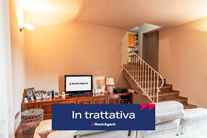 Casa con 6 locali in vendita in Via Bercleda, Vigevano