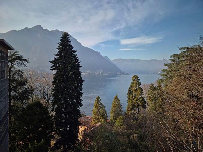 Appartamento bilocale in vendita in Via Provinciale, Faggeto Lario