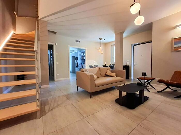 Casa quadrilocale in vendita in Via Centro, Rivanazzano