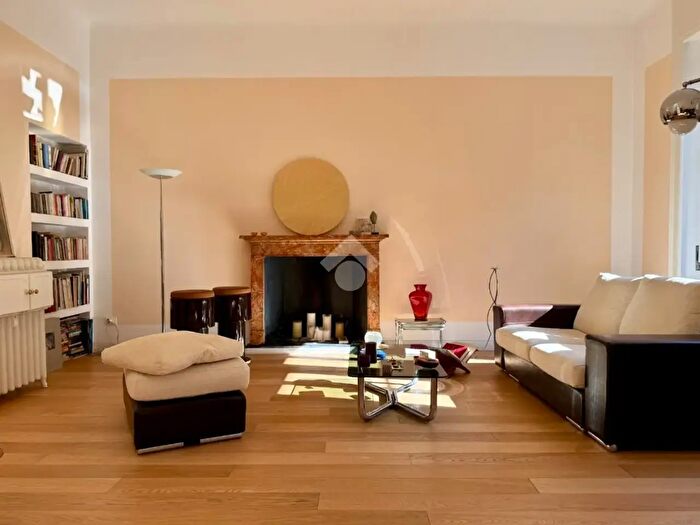 Appartamento quadrilocale in vendita in Via Plinio, Milano