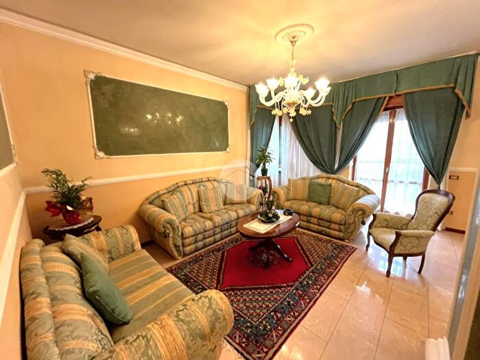 Casa con 6 locali in vendita in Via Provvinciale Ovest, Buttapietra