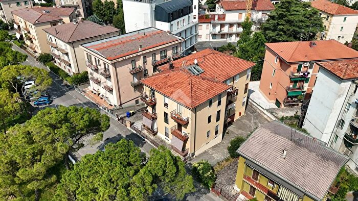 Appartamento trilocale in vendita in Via Francesco Bianchini, Verona