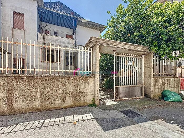 Appartamento trilocale in vendita in Via Antonio Ciccone Saviano Napoli, Saviano