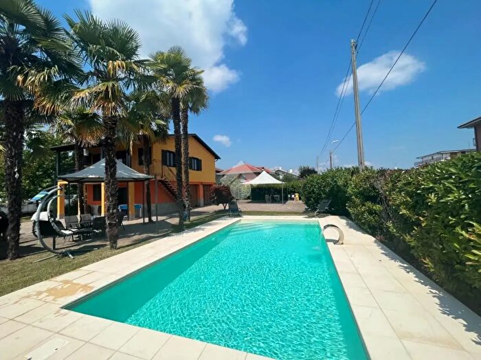 Casa con 6 locali in vendita in Via Rossini, San Francesco Al Campo