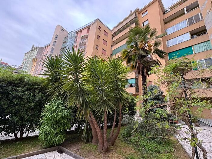 Appartamento trilocale in vendita in Via Masolino da Panicale, Milano