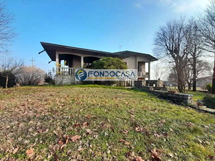 Casa con 9 locali in vendita in Via della Restistenza, Bedizzole