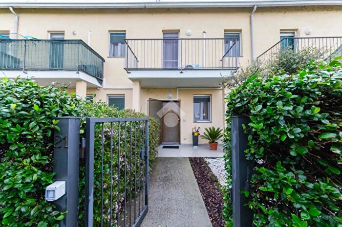 Casa quadrilocale in vendita in Via Paganini, Pieve Emanuele