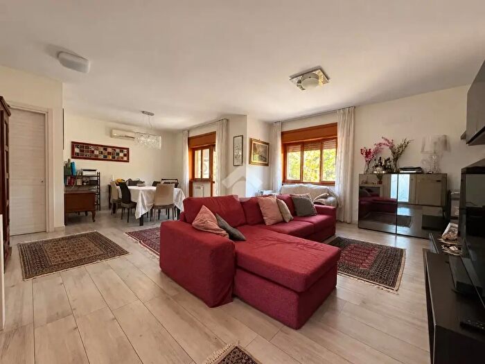 Appartamento trilocale in vendita in Via Cesare Gabriele, Cosenza