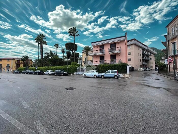 Appartamento trilocale in vendita in Via Giovanni Amendola, Mercato San Severino