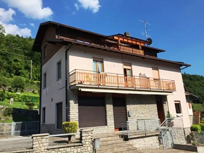 Casa trilocale in vendita in Via Chiesa, Serina