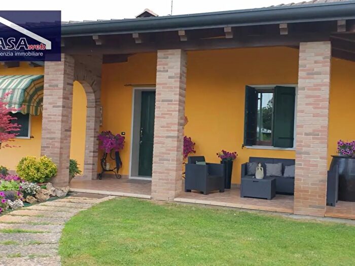 Casa con 5 locali in vendita in Via Silone, Bovolone