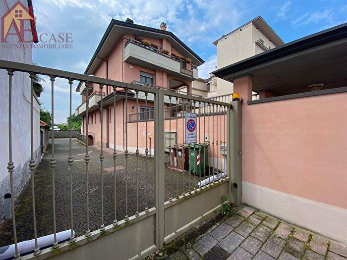 Appartamento con 5 locali in vendita in Corso Milano, Vigevano