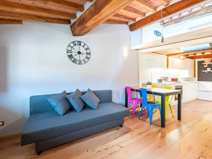 Appartamento trilocale in vendita in Via San Paolino, Lucca