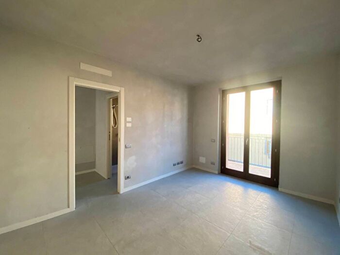 Appartamento trilocale in affitto in Via Giorgio E Guido Paglia, Stazione, Bergamo