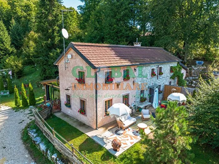 Casa bilocale in vendita in Contrada Brunelli, Lusiana Conco