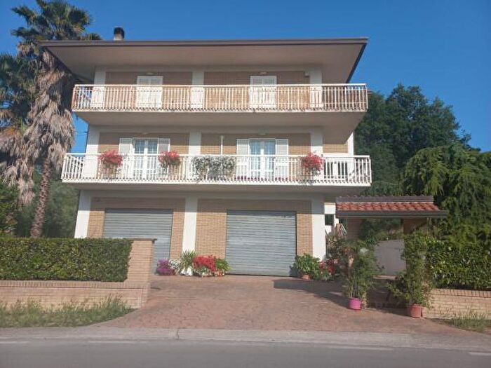 Appartamento quadrilocale in vendita in Corso Nazionale, Archi