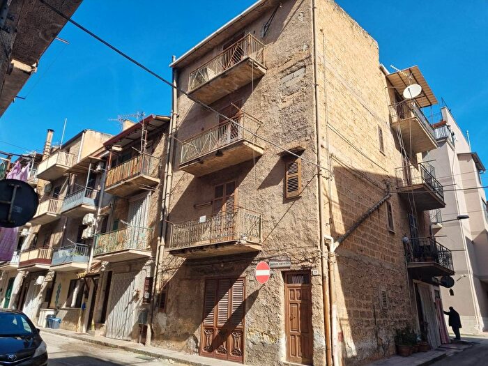 Casa con 6 locali in vendita in Via Gaetano Salvemini, Belmonte Mezzagno