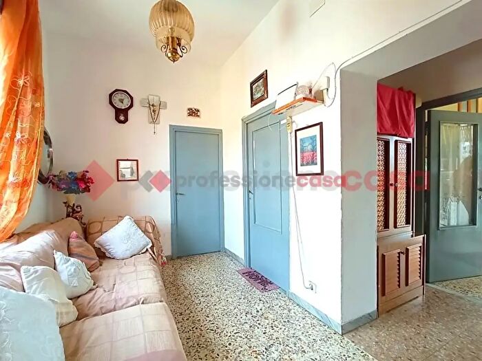 Appartamento trilocale in vendita in Via dei Gelsi, Aprilia