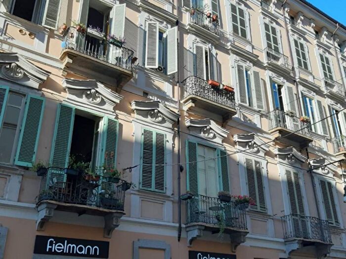 Appartamento trilocale in affitto in Via Giuseppe Garibaldi, Quadrilatero Romano, Torino