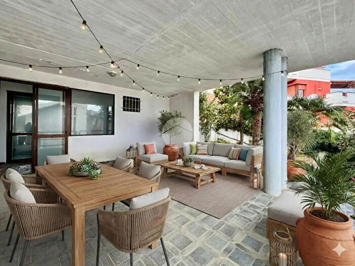 Casa con 18 locali in vendita in Via PS Damiani, San Benedetto Del Tronto