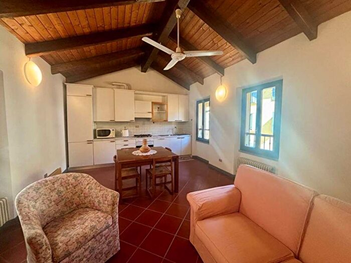 Appartamento trilocale in affitto in Centro Storico, Reggio Emilia