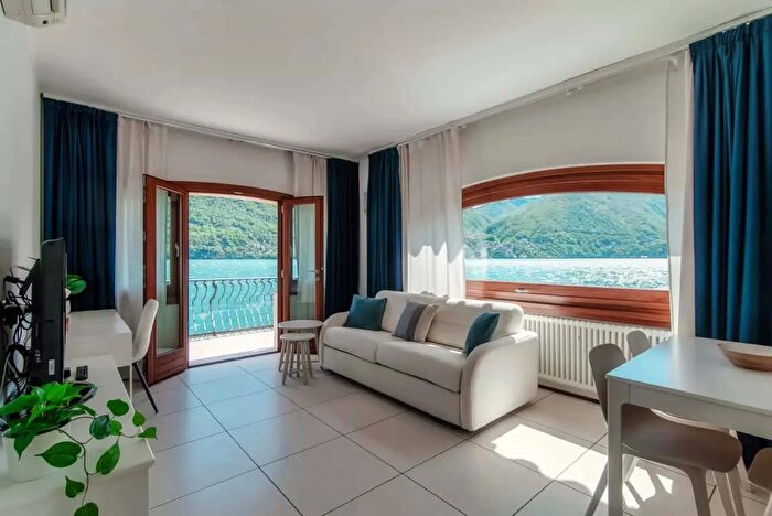 Appartamento monolocale in affitto in Via Regina, Brienno