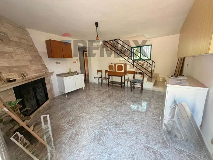 Casa con 6 locali in vendita in Cda Difesa dei Bovi Snc, Guardialfiera