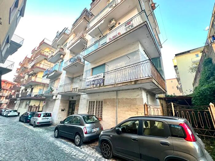 Appartamento trilocale in vendita in Via Vecchia San Gennaro, Pozzuoli
