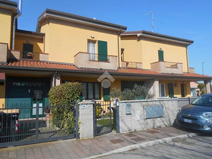 Casa con 5 locali in vendita in Via Isola di Cres, Comacchio