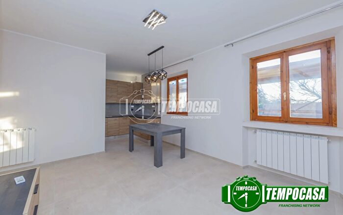 Appartamento trilocale in vendita in Strada Statale dei Giovi, Binasco