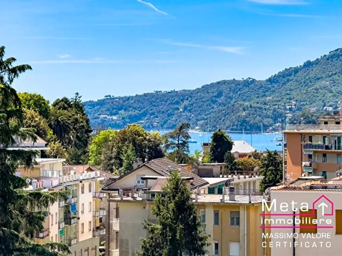 Appartamento trilocale in vendita in Via Aurelio Baisi, Rapallo
