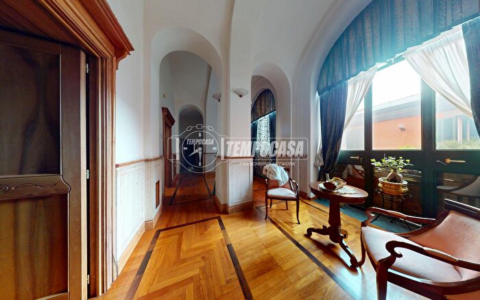 Appartamento quadrilocale in vendita in Via Roma, Aversa