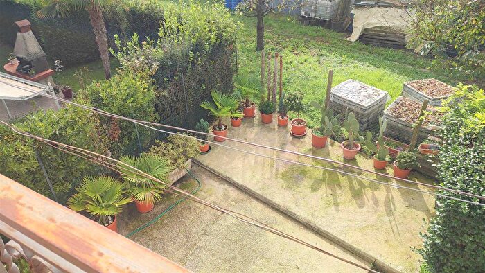 Casa con 6 locali in vendita in Quarrata