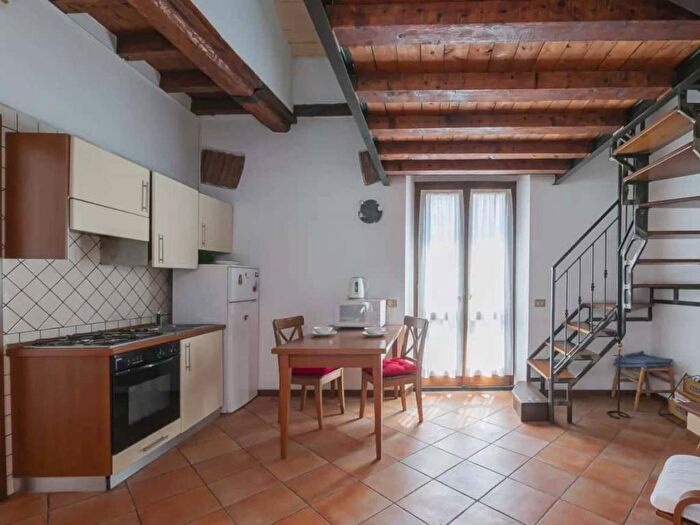 Appartamento trilocale in affitto in Via Lodovico Muratori, Porta Romana Medaglie d'Oro, Milano