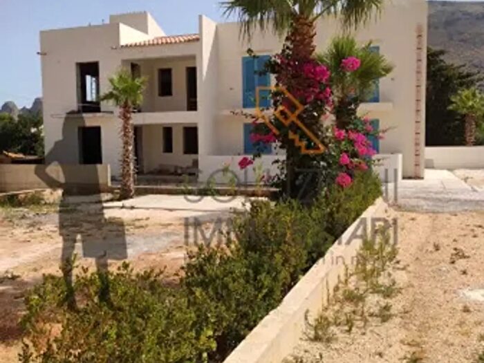 Appartamento quadrilocale in vendita in Viale Cristoforo Colombo, San Vito Lo Capo