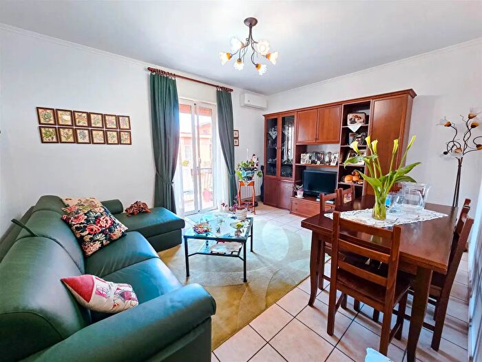 Appartamento bilocale in vendita in Via Arona, Roma