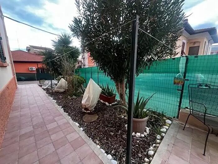 Appartamento con 5 locali in vendita in Via Numana, Ancona