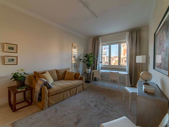 Appartamento trilocale in affitto in Via Monviso, Paolo Sarpi, Milano