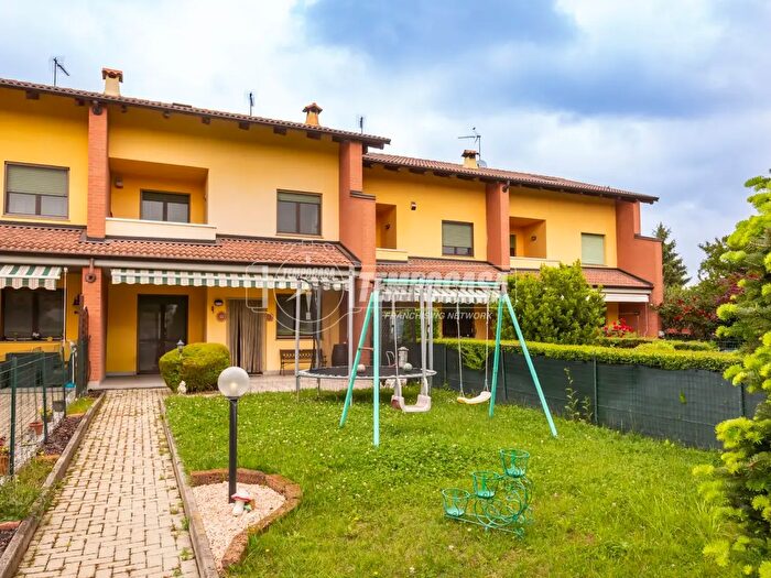 Casa con 6 locali in vendita in Via Agostino Bosco, Poirino