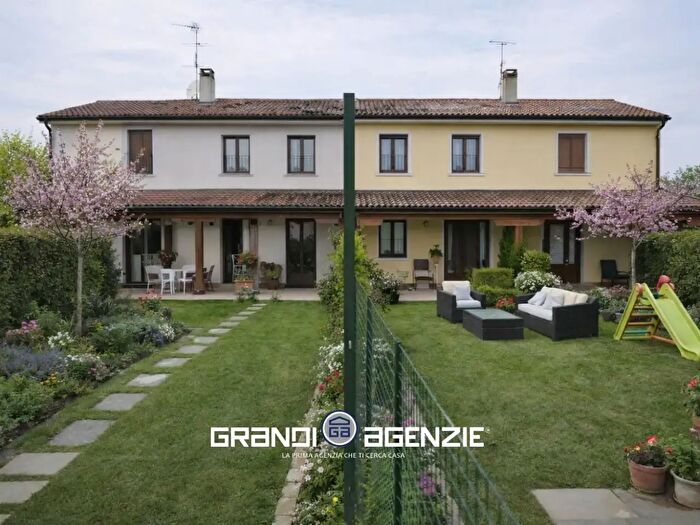 Appartamento con 5 locali in vendita in Via Enrico Dandolo, Ponzano Veneto