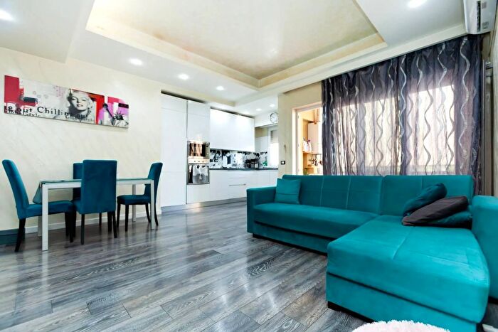 Appartamento trilocale in vendita in Via Roberto Lepetit Roma, Roma