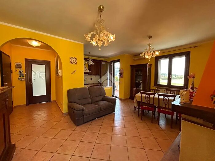 Appartamento quadrilocale in vendita in Via Flaminia Sud, Foligno