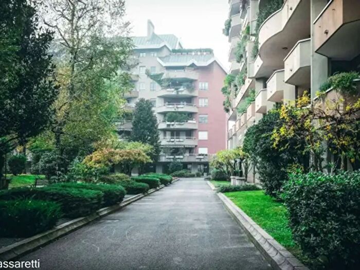 Appartamento con 5 locali in affitto in Via Pinerolo a, Milano