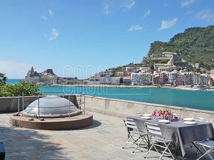 Appartamento con 5 locali in vendita in Via Cavour, Portovenere