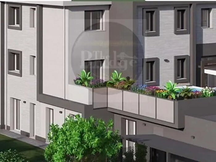 Appartamento quadrilocale in vendita in Via Vignolese, Modena