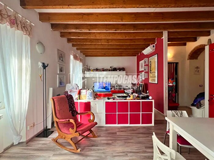 Appartamento trilocale in vendita in Corso Magenta, Legnano