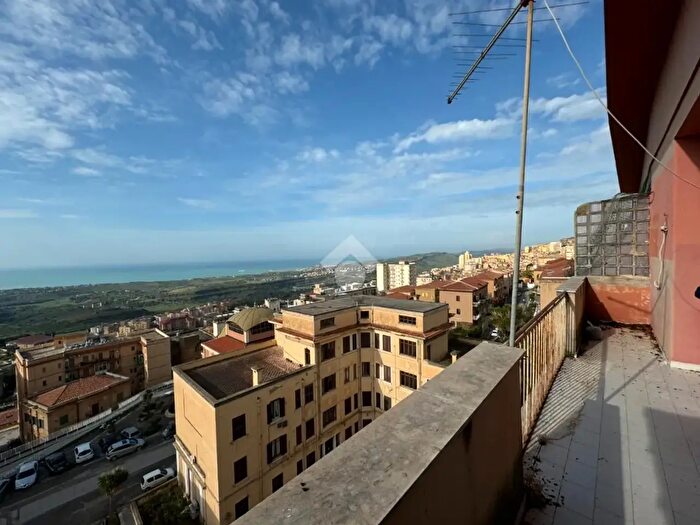 Appartamento trilocale in vendita in Via San Vito, Agrigento