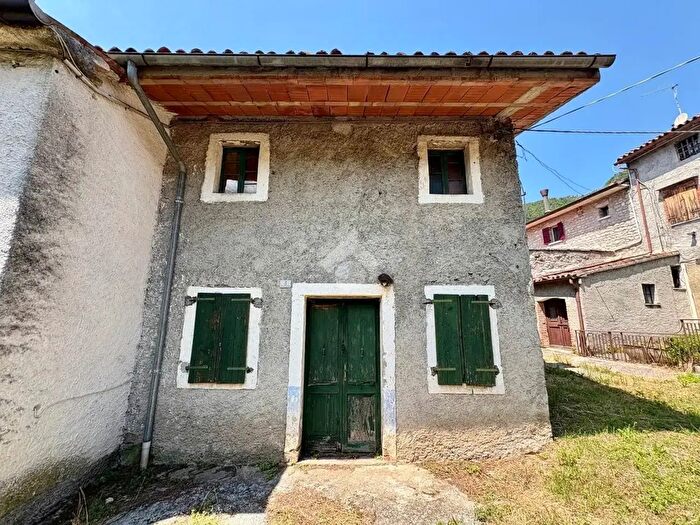Casa trilocale in vendita in Vicolo Edmundo De Amicis, Cison Di Valmarino