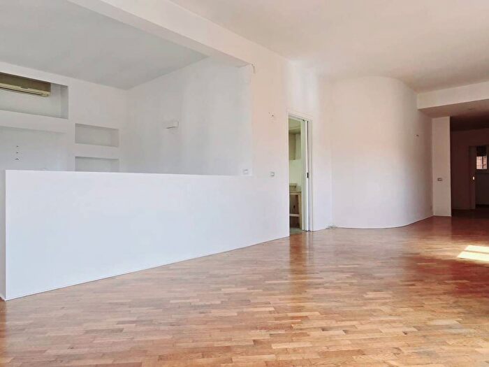Appartamento con 5 locali in affitto in Via Città di Cascia, Fleming, Roma